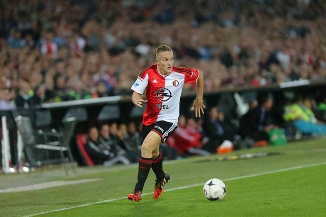 库里12分加兰27分 骑士大胜勇士豪取10连胜