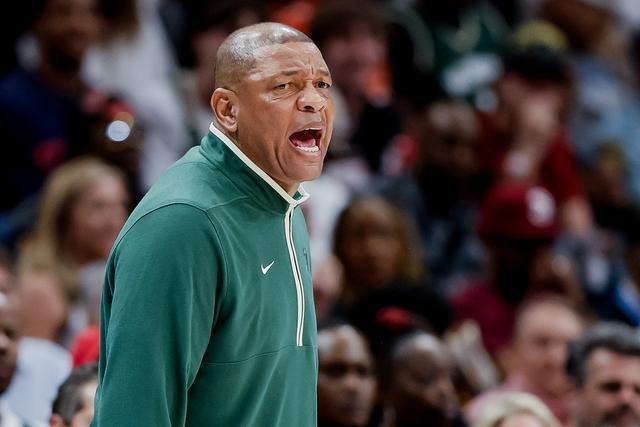 李月汝WNBA生涯首次先发 受困犯规仅得3分2板